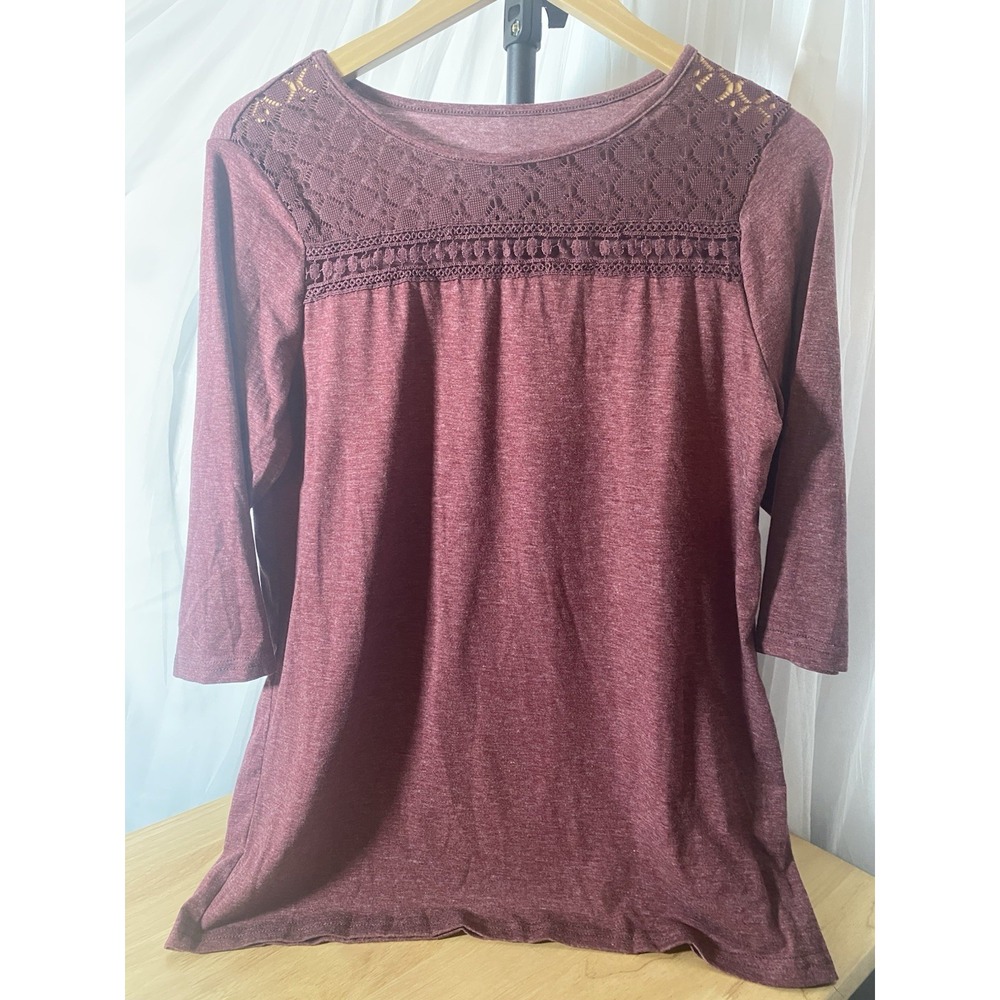 Beautiful Burgundy Top With Lace Detailing Women's 3/4 Sleeve Medium